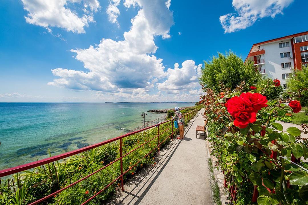 Panorama Marina Fort Beach - Premium Apartments Sea Viev Sveti Vlas Ngoại thất bức ảnh